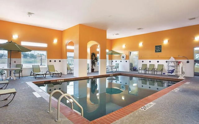 La Quinta Inn  Suites by Wyndham Houston Channelview