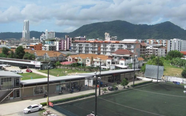 Red Sapphire Hotel