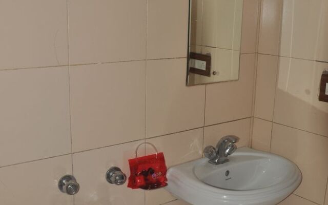 OYO 1636 Hotel Rahat Regency