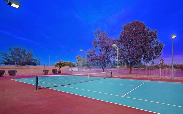 Tempe Escape · Prime Location, Sparkling Pool, Bbq, Tennis Court