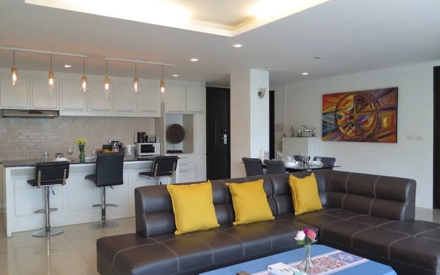 6-18 - Penthouse 3 Bedrooms Walking To Patong Beach