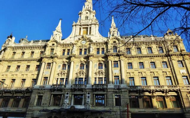 Unique Town Apartment. Clear Comfort.