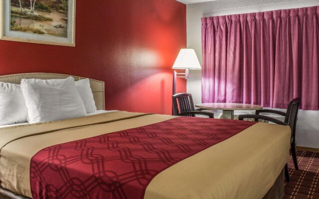 Spencer Inn and Suites