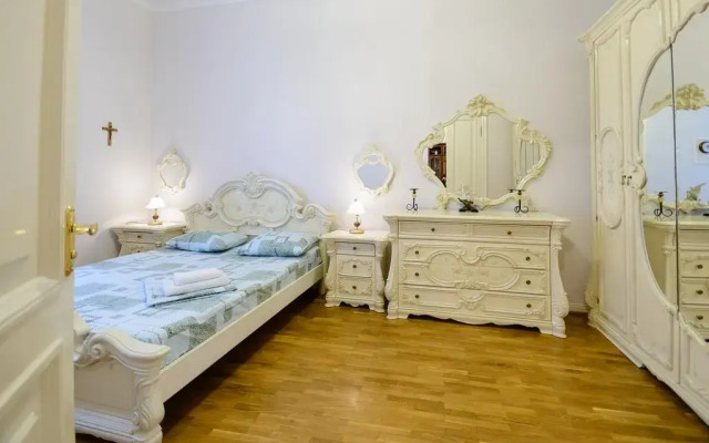 Kiev Accommodation Apartments on Bankova St.