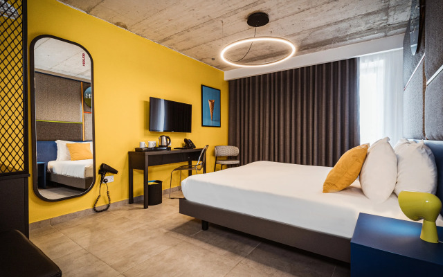 IKYK Hotel - IK Collection