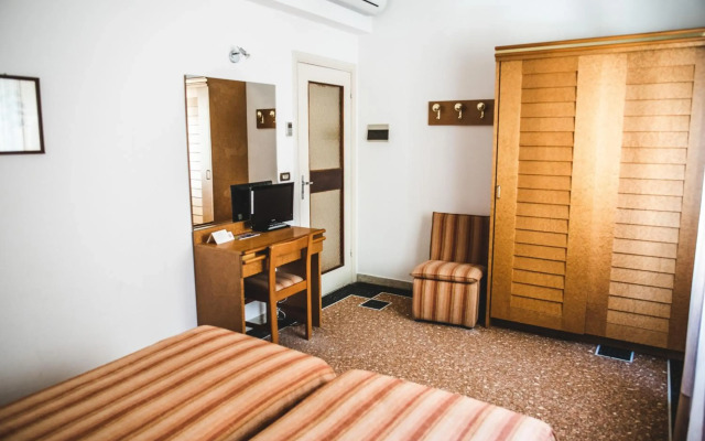 Hotel West End