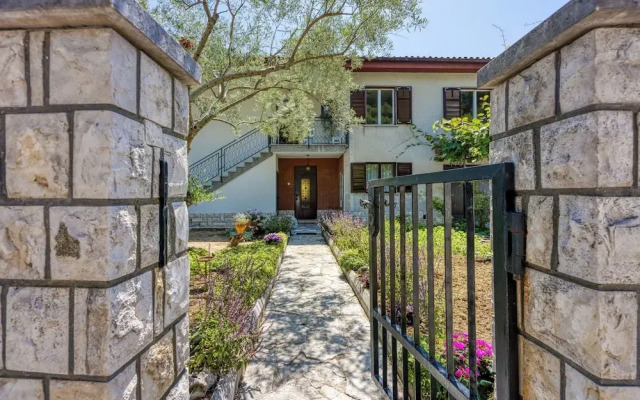 Apartment Smode With Bayview