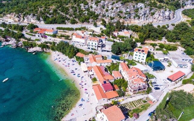 Apartments Ponta Magdalena