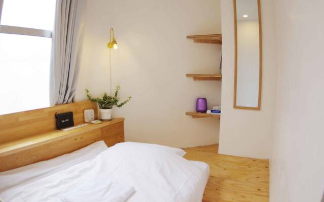 TEN to SEN coco Guesthouse for Female