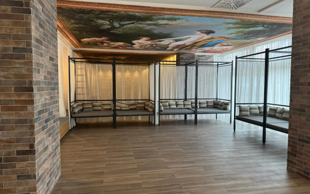 Pannonia Hotel