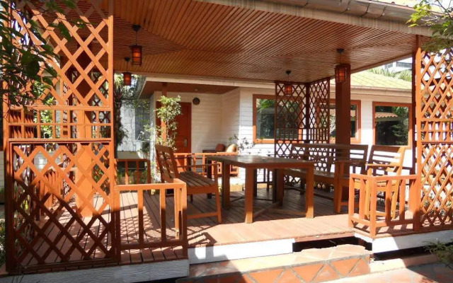 Strand Inn Hotel