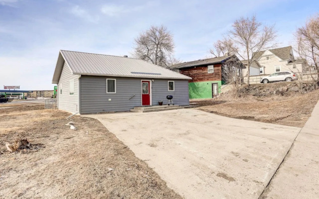 Pierre Vacation Rental w/ Grill & Fenced Yard