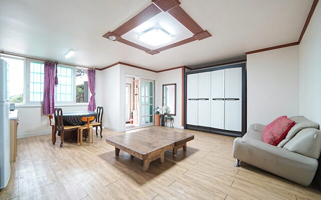 Yeosu Blue Sky Galaxy Pension