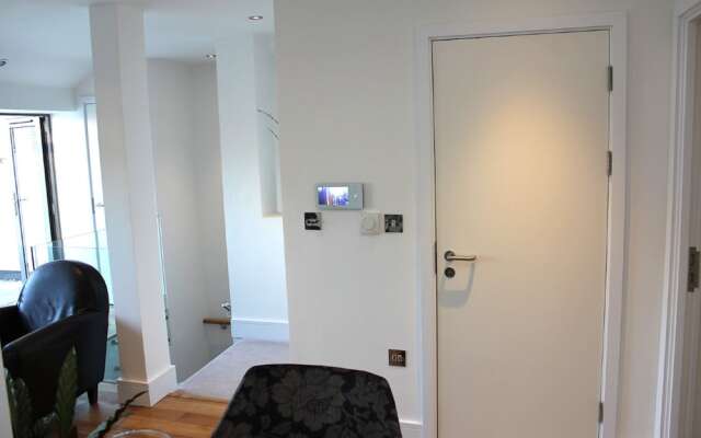 1 Bedroom Property in Central London With Terrace