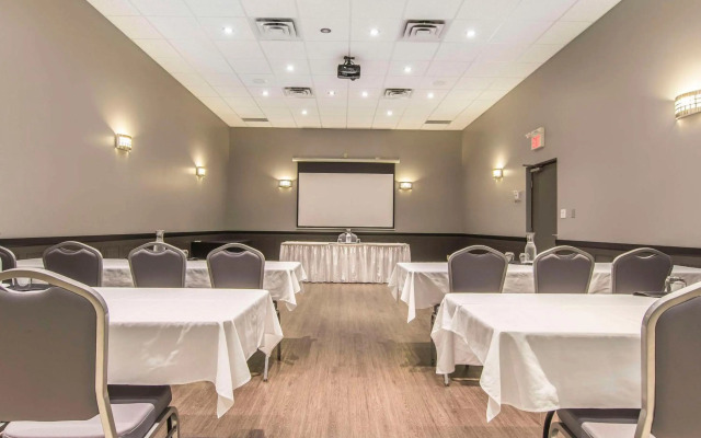 Quattro Hotel & Conference Centre, Ascend Hotel Collection