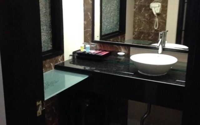 Ningbo Qingcheng Fashion Hotel