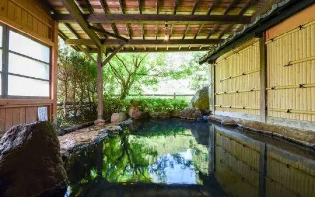 Shirataki Hotel