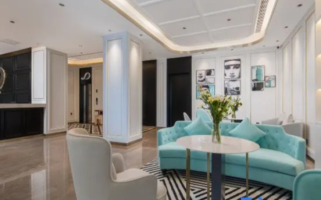 XANA Deluxe Hotel (Zhengzhou Bodou Xinxiang Wenmiao Subway Station)