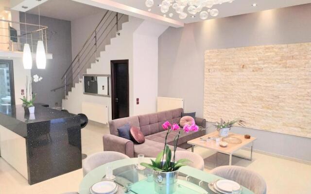 Luxury Apartment with Sea View near Kallithea