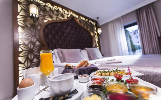 Demonti Otel