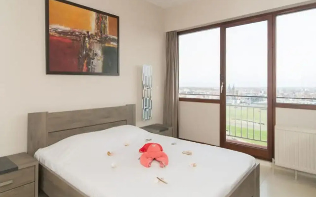 Posh Apartment With Racecourse View