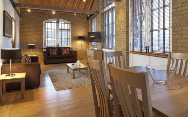 Gate House Apartments, TowerBridge