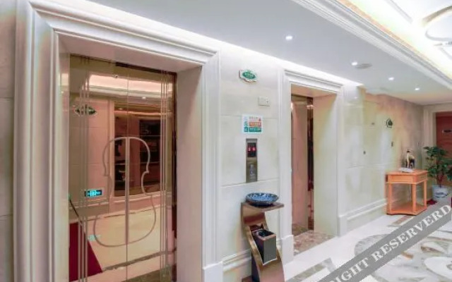 Vienna International Hotel (Nanchang Honggutan Xuefu Avenue)