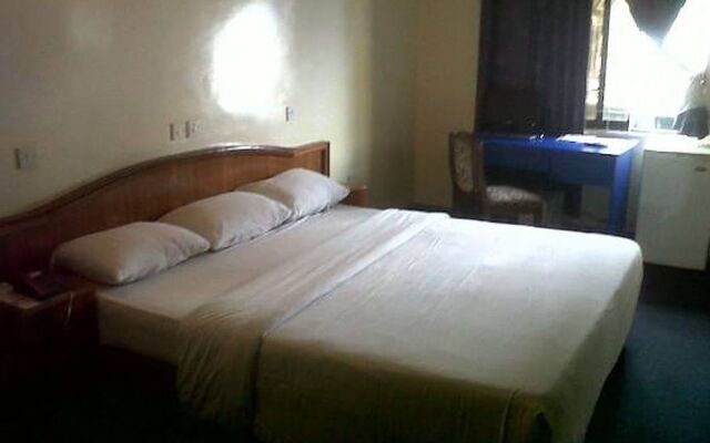 Angeles Hotel