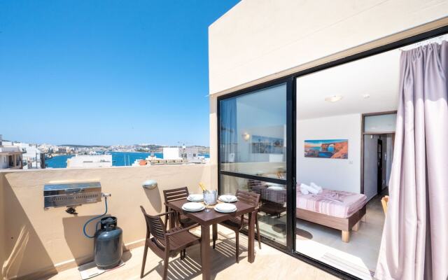 Sea Bliss Penthouse with two terraces enjoying side seaviews by Gatewaysmalta