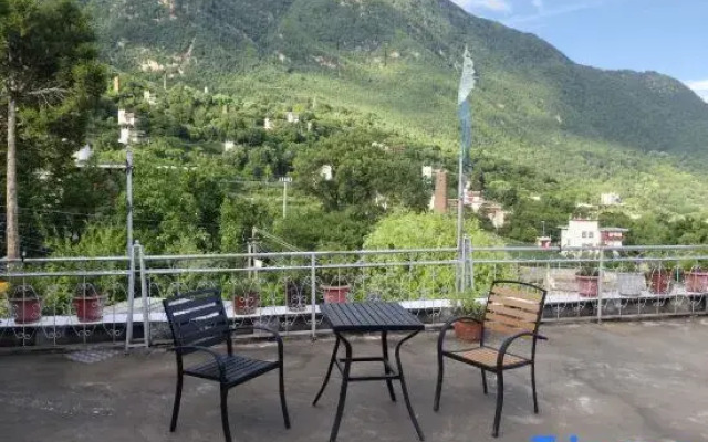 stockade  view  guesthouse