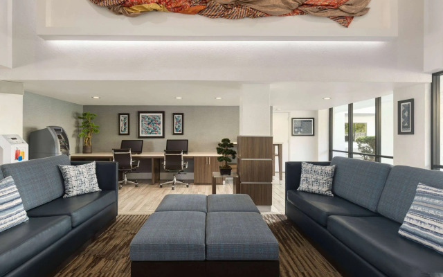 Mai Hana Hotel- Intl Drive, Trademark Collection by Wyndham