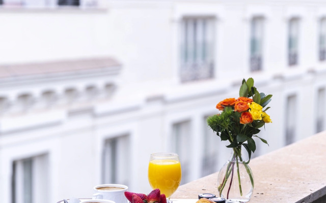 Hotel Serrano