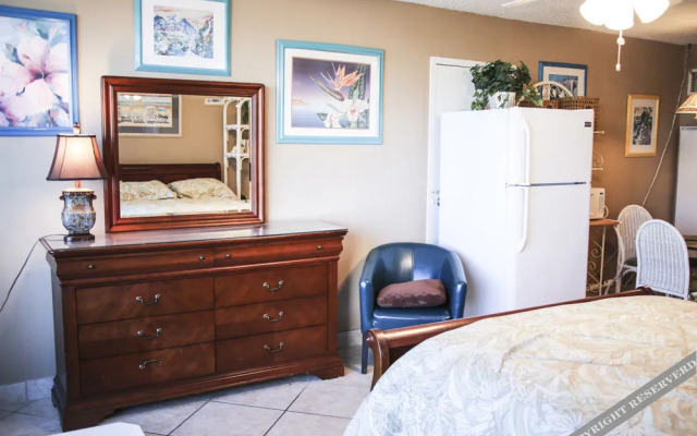 Top of the Gulf by Emerald View Management