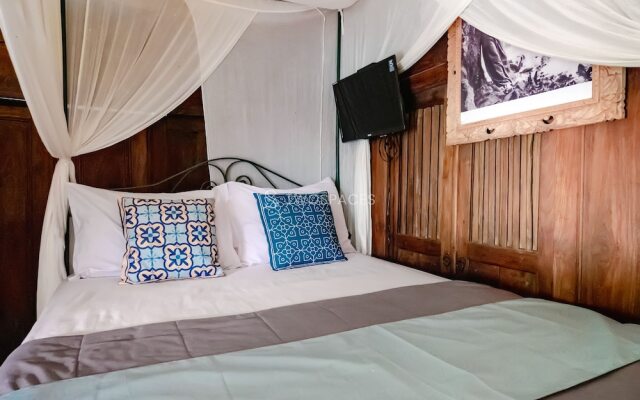 TwoSpaces Living at Kayu Beach Villa