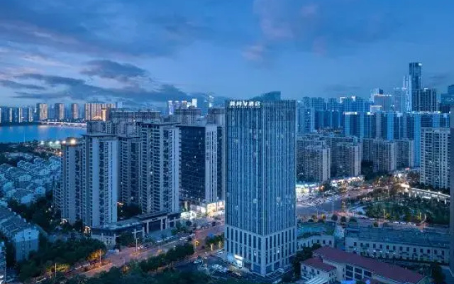 Moshang V Hotel (Changsha Fuyuan Bridge West Subway Station)