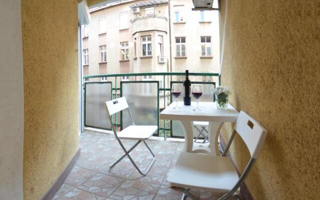 White Night City Center Apartman