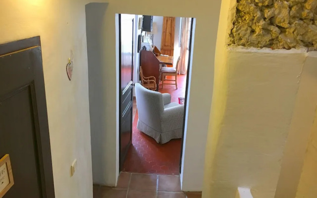 Peaceful Mansion With Roofed Terrace in Lorgues France