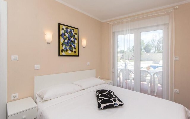 Amazing Home in Medulin With Wifi and 7 Bedrooms