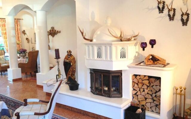 Dietrichsteinerhof Apartments & Rooms