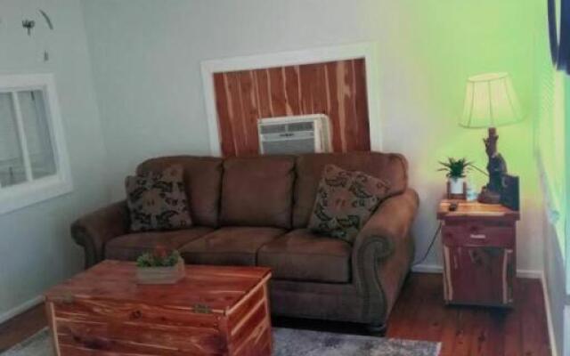 Baby Bears Cozy Cabin with pool