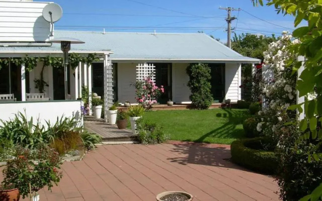 The Martinborough Connection