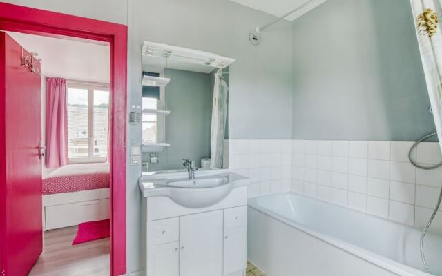 Cosy Studio Apartment in Honfleur near Harbour