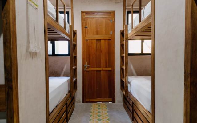 Hostik Hostal - Hostel