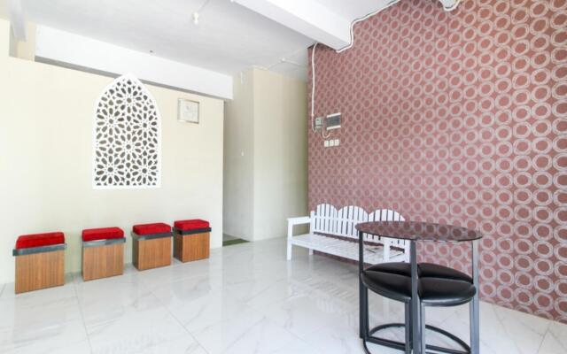 RedDoorz near Jogja Kembali Monument 3