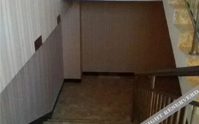 Ruoqi Kunlun Business Hotel