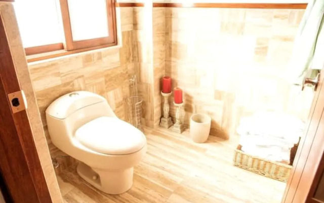 Luxury Guayllabamba House Gym Jacuzzi Parking Pool Wifi