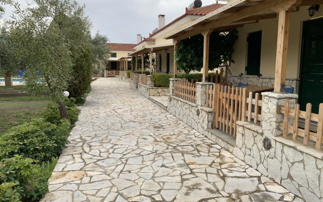 Foufas Houses
