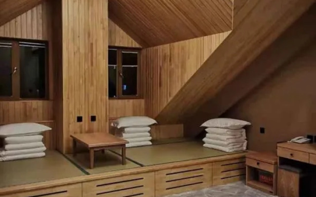 Homeinn Skyl'ne Yun Hotel (Antu Erdao Baihe Changbai Mountain)
