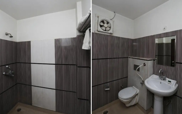 Hotel Centrum by OYO Rooms