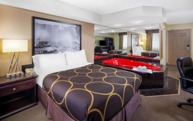 Super 8 by Wyndham Niagara Falls by the Falls